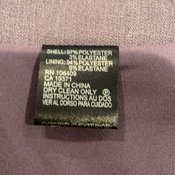 Ladies Tahari pencil skirt w ruffle - Picture 6 of 6